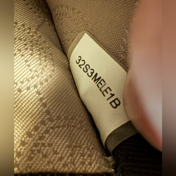 Michael Kors Jet Set Travel Logo Wallet - Picture 11 of 11